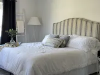 Modern Beach Cottage - Just Steps to the Ocean