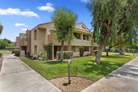 Mid Century Escape. Envious location. Отели рядом с достопримечательностью «Муртен Ботаникал Гарден»