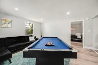 Tropical Arcade Home Bythe Beach