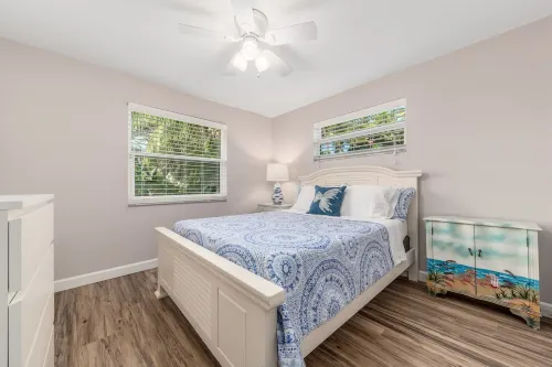 Coastal Cottage / 1 Mile to Hobe Sound Public Beach