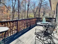 The Treehouse - Cozy Cottage in the Woods