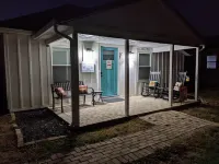 Relaxing 2 bedroom cottage w/ hot tub and air hockey/ping pong table Hotels in Buckeye Lake