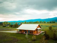 Spacious Cabin near Jackson Hole Hotels in Victor