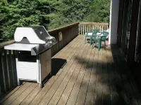 Killington Skiers/Snowmobilers/MountainBikers Dream with Outdoor Jacuzzi + Wi-Fi