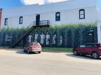 Is This Heaven Downtown Dyersville Apartment
