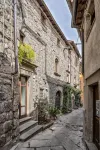Medieval House built in 1200 in the centre! FREE private parking - 3 ดาว