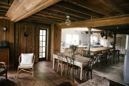 Historical Catskill mountains Farmhouse with Hiking, Fire Pit, Hot Tub, King bed