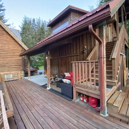 Sandy Beach Retreat Sunrise Studio- Steps from Sandy Beach & Treadwell Trail!