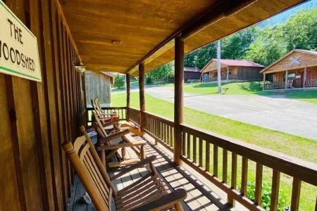 The Woodshed Cabin #304 Отели в г. Маунтин-Вью