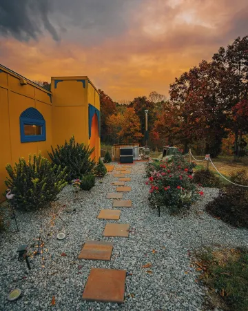 Aladdin Inspired Fairytale Cabin Hot Tub 3 Miles from Hocking Hills State Park