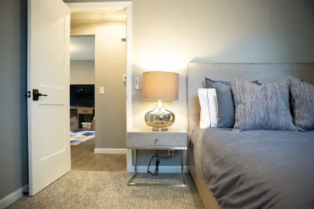 Fully Renovated 2BR 1BA Gorgeous Executive Home