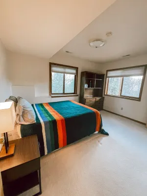 Fireplace, Large Deck with Panoramic Views, 3BR + 3BA, new carpet and blinds