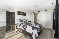 New Listing! WELCOME to your AMAZING RETREAT! Great for couples or families!