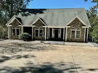Live Edge Lodge-6,300 Sq Ft! 7 Bds, 7 Baths! Fire Pit, Pool Table, Foosball!