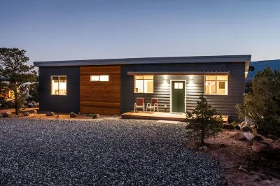 Cozy, New Home with Breathtaking Views / Over 375- 5 star reviews on multi sites