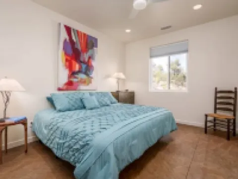 New mountain top retreat w/ 270° stunning views Hotels in Cornville
