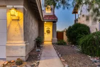 Sage House, Pool, 75" TV, Kid friendly, Coffee Bar, Bike Path, Parks & more
