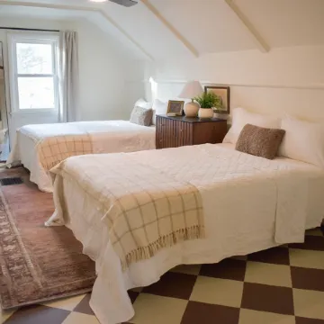Charming Home Away From Home!