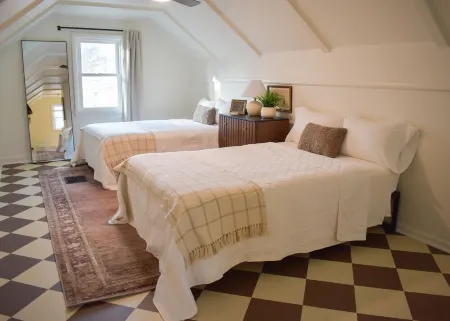 Charming Home Away From Home!