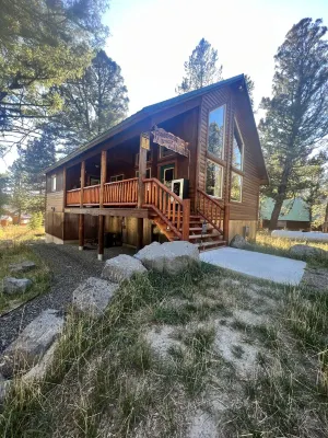 Rhodehouse Retreat! Your destination for Year Round Fun!