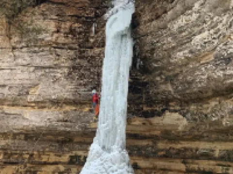 2-Bedroom Luxury Loft in the Heart of Downtown Munising Hotels in Munising