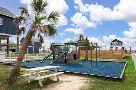 Calm & Cozy villa! Holiday Specials! 5 mins to beach!