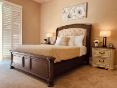 Spacious 4-bedroom house with pool and spa in north Fresno