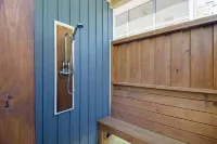 Fabulous place close to all that Oak Island has to offer!