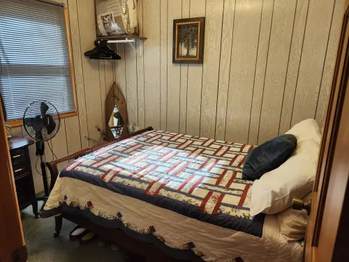 Relaxing Lake Home Hotels in Montcalm County