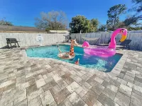 Backyard Paradise - POOL, MINI GOLF & BAR - Pool