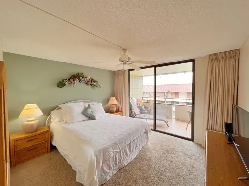 Ocean Views/Mountain Views!! HUGE LANAI Directly across the road from the BEACH!