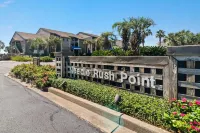 Walk to Florabama from Renovated Ground Floor 2Bd-2Ba w/ Pickleball, Boat Slips