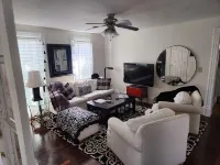 Charming 3-bedroom apartment in lovely Grand Rapids walk to downtown.