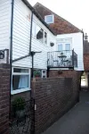 A  great  quirky  listed  in Tenterden high street property,  for up-to 8 people Tesco Superstore 주변 호텔