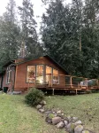 Peaceful Island Retreat with Water View
