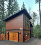 The Nest @ Pine Lodge - outdoor sauna & cold plunge tub, EV chrg, pets, AC