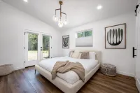 NEW BEND MODERN CHALET 14 MINUTES TO MT. BACHELOR! Отели в г. 