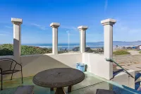 Strandcastle Beach House - Oceanfront! - You're right on the sand!