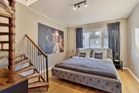 Apartment for 7 people 5 minutes to the Essen trade fair / main station Отели рядом с достопримечательностью «Эссенский собор»