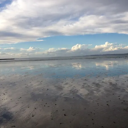Sea and sand in large screan.