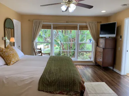 Ranch Style, Private Home Near La Jolla Shores - Walk to dining, shops, beach Отели рядом с достопримечательностью «Mushroom Beach»