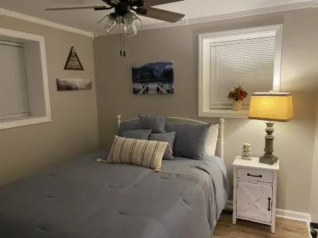 Lakefront Diamond on The Rough Отели в г. Grayson County