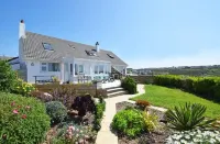 Spectacular one bedroom apartment , incredible coastal views, walk to the  beach