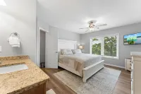 Gorgeous Renovated Table Rock Lakefront Retreat