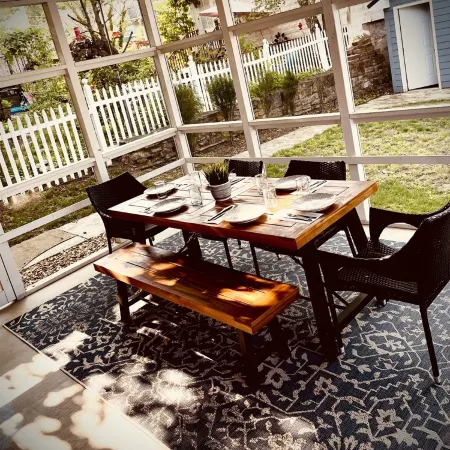 Helen's House-3 bed, 2 bath bungalow 3 blocks from Main Street!!! Отели в г. Херманн