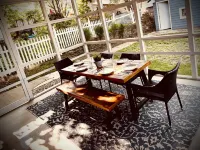 Helen's House-3 bed, 2 bath bungalow 3 blocks from Main Street!!!