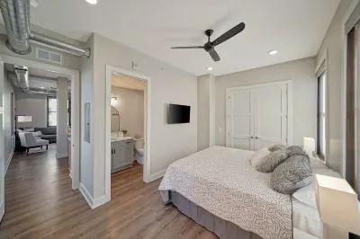 Newly renovated condo in downtown Lincoln, NE! Hôtels à : 