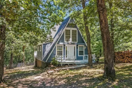 ★Hilltop Wooded Bliss♥ - Secluded Near Lake Fenced