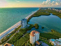 Luxurious Beach Front Condo with Spectacular Views!