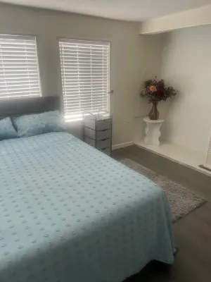 Cozy Home 5 Stars ,Pool,Private Backyard. Family Oriented.and Instant Booking,